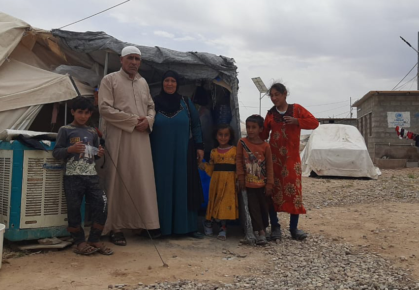 60-åriga Ibrahim tillsammans med sin familj i Laylan flykringläger i Irak. 