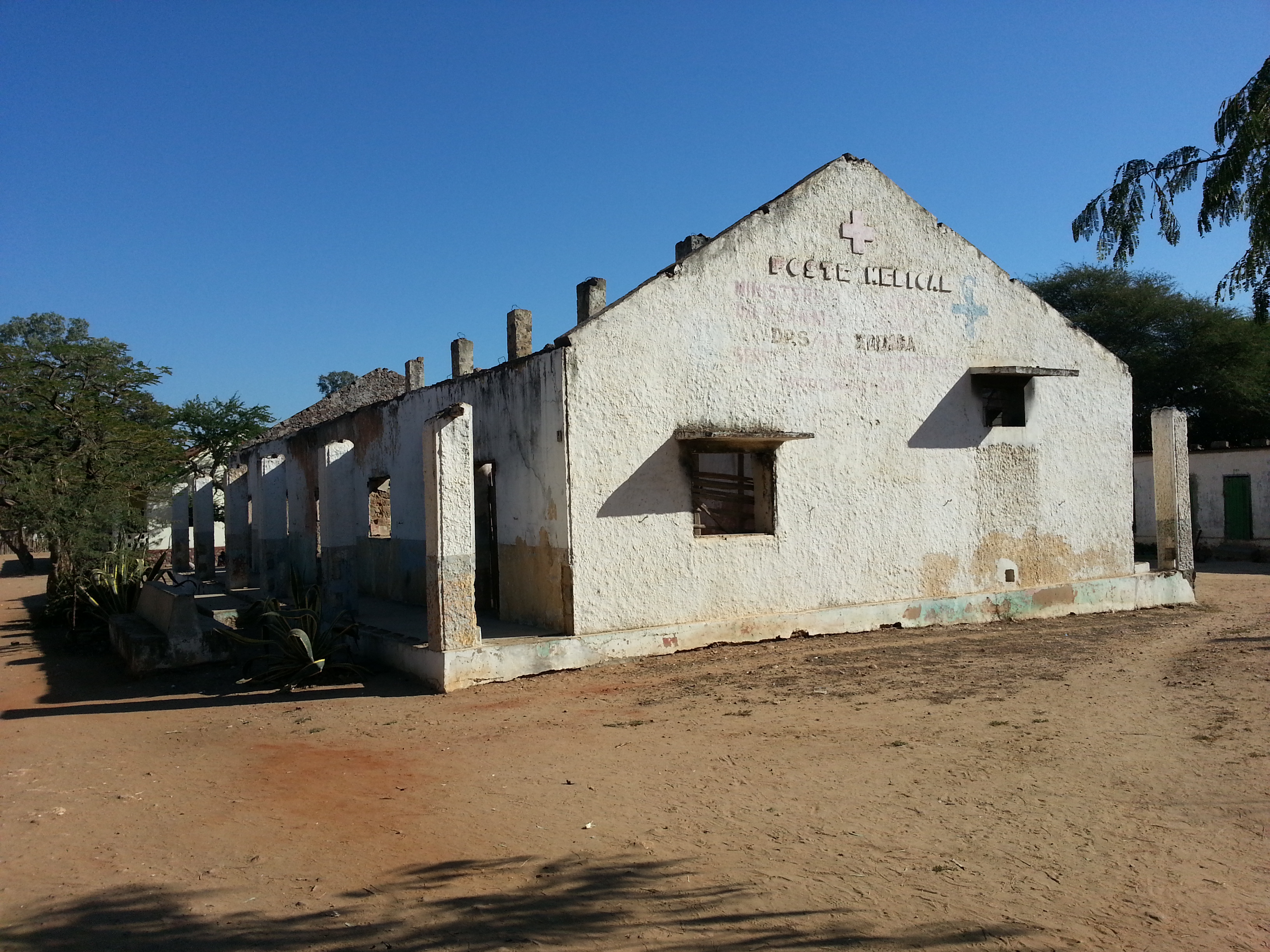 Sjukhusområdet i Amboasary, Madagaskar. Vi besöker sjukvården för att undersöka problemet med undernäring. 