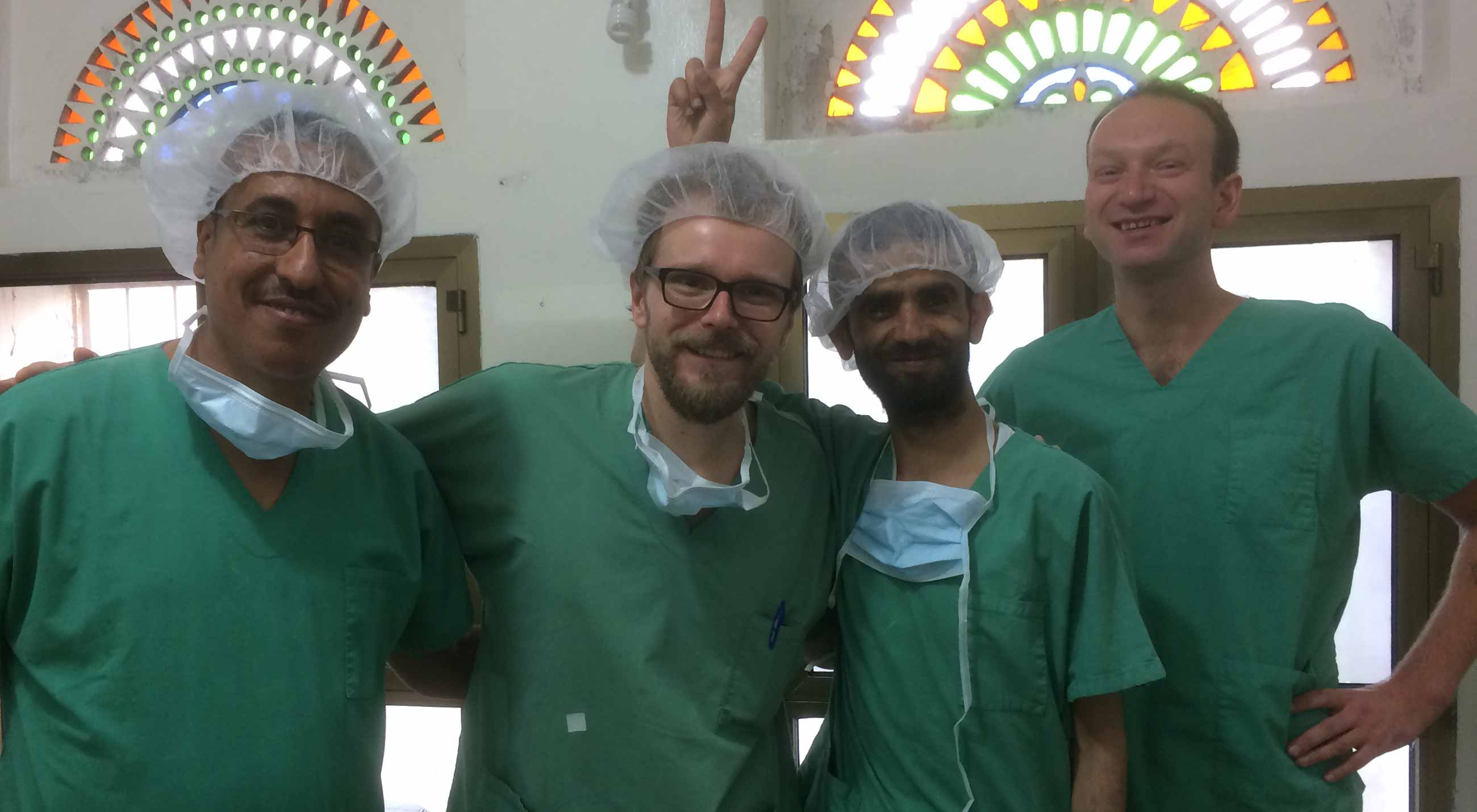 Jag och mina kollegor på sjukhuset i Khameer, Jemen.