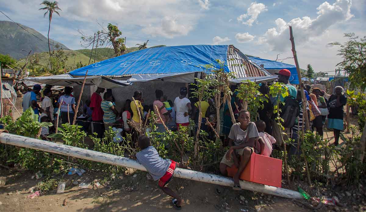 När orkanen Matthew träffade Haiti 2016 isolerades många byar och våra team jobbade hårt med att nå människor på landsbygden.