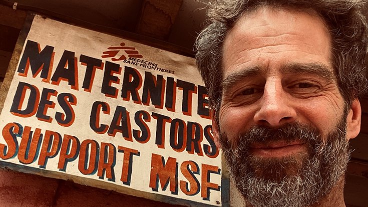 Vitus utanför Castorsjukhuset.