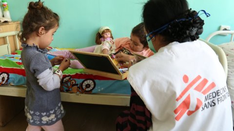 Läkare Utan Gränser driver ett projekt i Tadzjikistans huvudstad Dushanbe som riktar sig till barn och ungdomar som insjuknat i tuberkulos. 