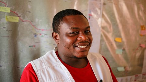 Elvis, ambulanssjuksköterska för Läkare Utan Gränser i västra Kamerun