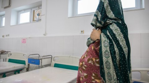 Safia förbereder sig för att föda sitt femte barn på Boost sjukhus i Afghanistan..