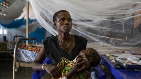 Mama Evaleti från Tali som har förlorat fem av sina sex barn. Bunia, Kongo-Kinshasa.