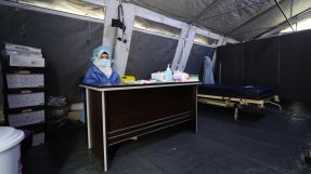 Avdelningen för bekräftade eller misstänkta fall av covid-19 på ett av sjukhusen Läkare Utan Gränser stöttar nordvästra Syrien