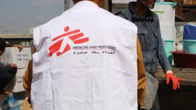 En anställd från Läkare Utan Gränser i Deir Hassan, Syrien.