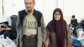 Mohammed Karim och hans fru på den grekiska ön Lesbos.