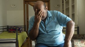 Ismail, 53 år, från Damaskus, Syrien, lever tillsammans med sin diabetessjuka fru och två barn i Aten. 