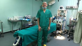 Kirurgen Morten Kildal i operationssalen i Gaza, Palestina.