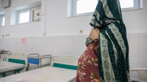 Safia förbereder sig för att föda sitt femte barn på Boost sjukhus i Afghanistan..