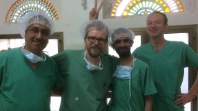 Jag och mina kollegor på sjukhuset i Khameer, Jemen.