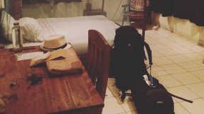 <p>Såhär mycket packning blev det tillslut. Ska packa upp i mitt slitna, men lite småcharmiga, rum i Kinshasa.</p>
Ska packa upp i mitt slitna, men lite småcharmiga, rum i Kinshasa.