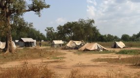 Tält där människorna i Doro flyktingläger, Sydsudan, bor. 
