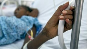 <p>Varje år dör 47 000 kvinnor efter osäkra aborter världen över.</p>
Varje år dör 47 000 kvinnor efter osäkra aborter världen över.