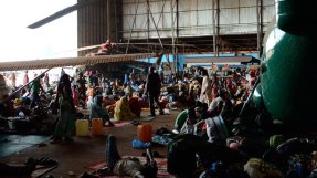 Det tillfälliga flyktinglägret K12 i Bangui. Hit har tusentals människor flytt undan det extrema våldet i Centralfrikanska republikens huvudstad.