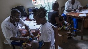 Före ebolautbrottet skrevs mer än 10.000 patienter in för barn- och mödravård på sjukhuset GRC i Sierra Leone (c) MSF