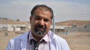 Muhammed Selim är läkare och arbetar i flyktinglägret Kawargosk i Irak. FOTO: Karem Issa