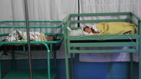 Neonantalavdelningen på sjukhuset i Dera Murad Jamali, Pakistan.