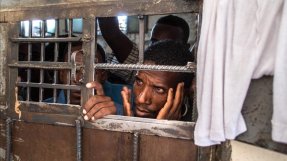 Migranter i interneringslägret i Sana'a.