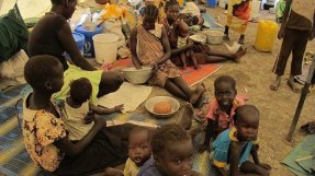 Nya strider har brutit ut i staden Malakal i Sydsudan vilket har lett till att ytterligare 900 människor har sökt skydd i ett område i staden kallat PoC (Protection of Civilians). Foto: Beatrice Debut/MSF