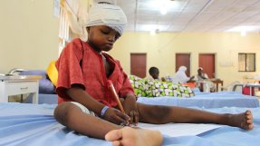 <p>Sexåriga Zayyanu Murtala är en av alla barn med sjukdomen noma som fått hjälp i vårt projekt i Sokoto, Nigeria. </p>
Sexåriga Zayyanu Murtala är en av alla barn med sjukdomen noma som fått hjälp i vårt projekt i Nigeria.