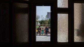 <p>På Al Hamdaniya-sjukhuset i Mosul, Irak, ger vi långsiktig postoperativ vård och psykosocialt stöd.</p>
På Al Hamdaniya-sjukhuset i Mosul, Irak, ger vi långsiktig postoperativ vård och psykosocialt stöd.