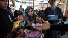 Rohinger på vår temporära klinik i Kutupalong, Bangladesh vid gränsen mot Myanmar.