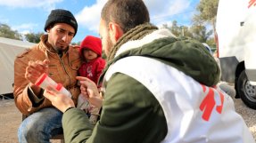 msf220634-flykting-barn-lesbos-620.jpg Syriska flyktingar tas emot på Läkare utan gränsers klinik utanför lägret Moria på Lesbos