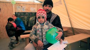 Barn i flyktinglägret Moria på Lesbos är särskilt känsliga för kylan och de svåra förhållandena.