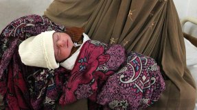 <p>En nyfödd, ännu namnlös, pojke som är född på Peshawar kvinnosjukhus i Pakistan.</p>
En nyfödd, ännu namnlös, pojke som är född på Peshawar kvinnosjukhus i Pakistan.