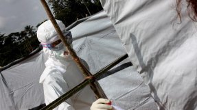Bilden är från ebolautbrottet i Kaluamba, Kongo-Kinshasa 2008. Utbrottet i landet i år är, som det ser ut nu, begränsat till Boende och Lokolia. FOTO: Luis Encinas