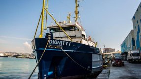 Räddningsfartyget Dignity i hamnen i Barcelona. Foto: Juan Carlos Tomasi.