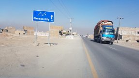 <p>Chaman är den näst största staden i provinsen Balokistan, Pakistan.</p>
Chaman är den näst största staden i provinsen Balokistan, Pakistan.