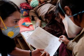 Blandinfektion av tuberkulos och hiv är ett enormt problem i Myanmar. En ung man och hans fru får träffa vår läkare.