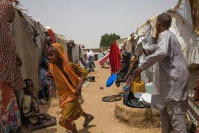 Barn leker i ett läger i Maiduguri