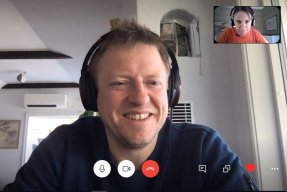 Narkosläkaren Henrik Jörnvall berättar om sitt arbete i Stockholmsmässan i podden Uppdrag Rädda liv.