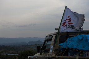 En jeep från Läkare Utan Gränser i Sydsudan 2014