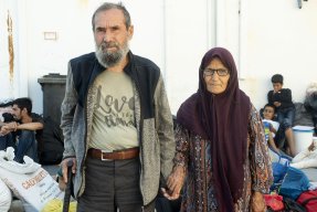 Mohammed Karim och hans fru på den grekiska ön Lesbos.