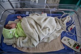 En nyfödd bebis i Jemen.
