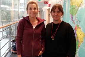 Narkossjuksköterskan Monika Hörling, som arbetade på sjukvårdståget i Ukraina, och Catinka Agneskog, pressekreterare på Läkare Utan Gränser.