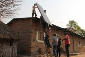 Sjukhuset i Shamwana, Kongo-Kinshasa, drivs nu med hjälp av solenergi.