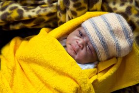 Mercy som svenska sjuksköterskan Martina Svensson var med och förlöste på Medelhavet förra året. 