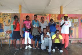 En stödgrupp för ungdomar med hiv vid kliniken i Epworth.