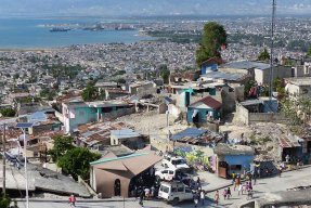 Utsikt över Martissant, en av de största slumområderna i Haitis huvudstad Port-au-Prince.