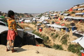 Ett av de överfulla flyktinglägren för rohingas i Bangladesh.