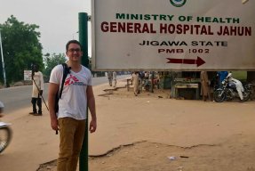 Förlossningsläkaren och gynekologen Jared Watts i Jahun, Nigeria.