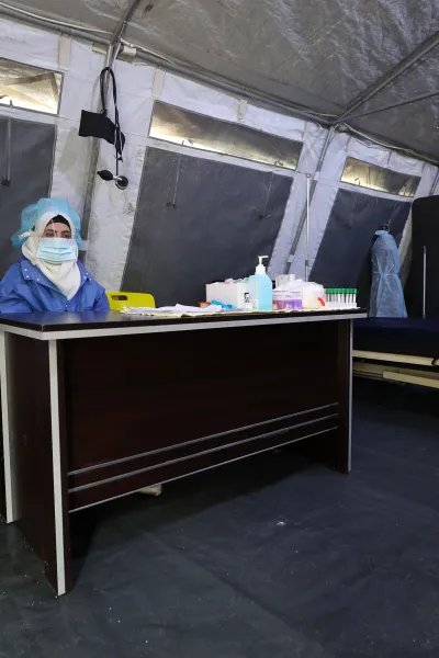 Avdelningen för bekräftade eller misstänkta fall av covid-19 på ett av sjukhusen Läkare Utan Gränser stöttar nordvästra Syrien