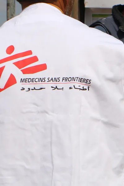 En anställd från Läkare Utan Gränser i Deir Hassan, Syrien.