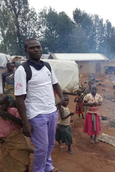 Djapan, hälsoinformatör, i Paroisselägret, Kongo-Kinshasa.